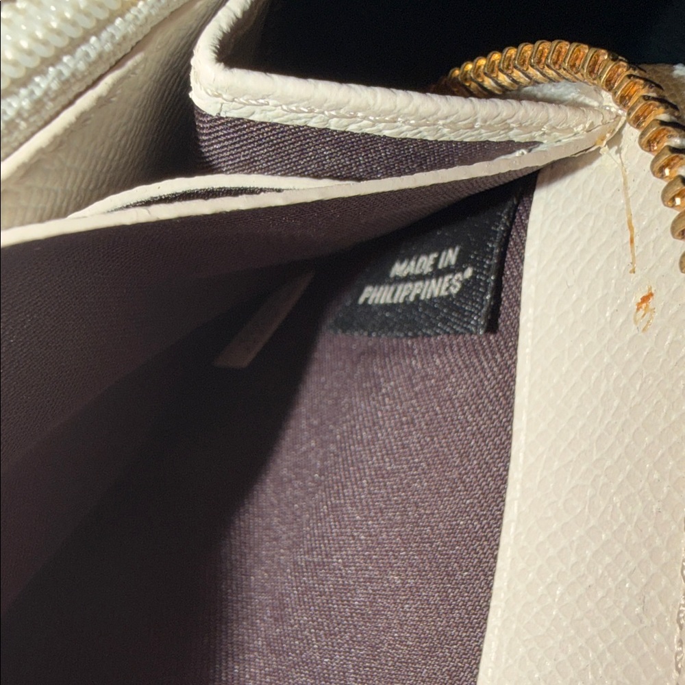 Coach Zip-Around Pebble Leather Wallet in Cream - Picture 7 of 7